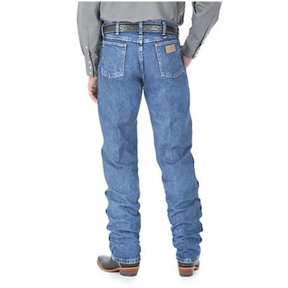 Wrangler 31 x 30 Stonewash Mens Jeans, With W Logo on Pockets, Straight Leg - Picture 1 of 10